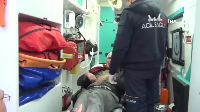 Engelli Vatandaş Dengesini Kaybederek Akülü Arabasından Düştü: 1 Yaralı Engelli Vatandaş Dengesini Kaybederek Akülü Arabasından Düştü: 1 Yaralı