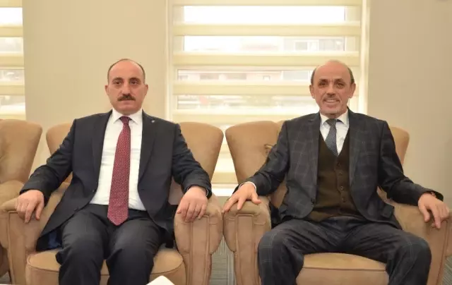 Erenler Belediye Başkan Adayı Kılıç'tan, Başkan Öztürk'e Ziyaret Erenler Belediye Başkan Adayı Kılıç'tan, Başkan Öztürk'e Ziyaret