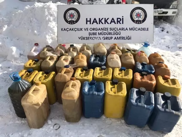 Hakkari'de 980 Paket Sigara ve 637 Litre Akaryakıt Ele Geçirildi Hakkari'de 980 Paket Sigara ve 637 Litre Akaryakıt Ele Geçirildi