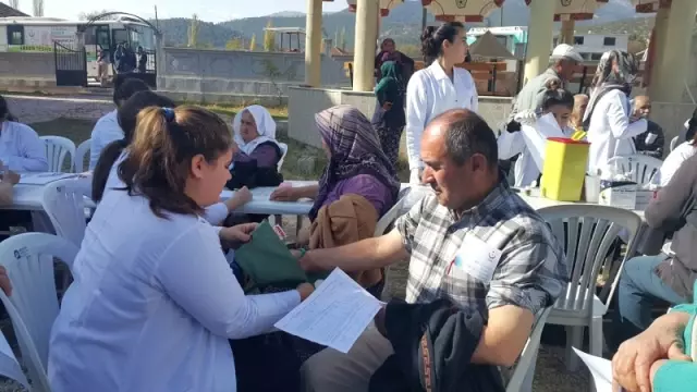 Hemşirelik Fakültesi'nden Sağlık Taraması Hemşirelik Fakültesi'nden Sağlık Taraması