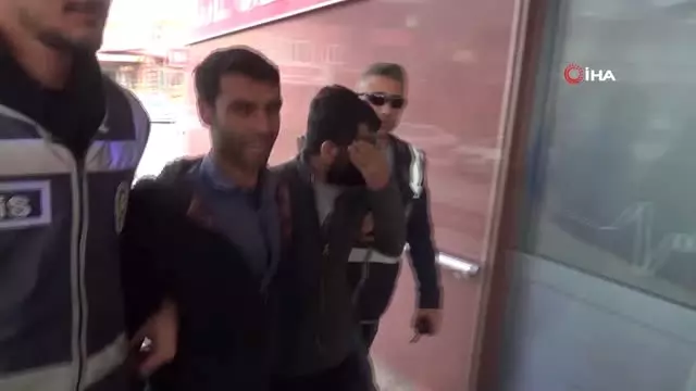 Hırsızlıktan Yakalandı, Gazetecilere 'Garibandık, Yaptık' Dedi Hırsızlıktan Yakalandı, Gazetecilere 'Garibandık, Yaptık' Dedi