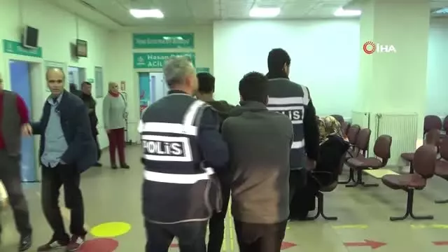 Hırsızlıktan Yakalandı, Gazetecilere 'Garibandık, Yaptık' Dedi Hırsızlıktan Yakalandı, Gazetecilere 'Garibandık, Yaptık' Dedi