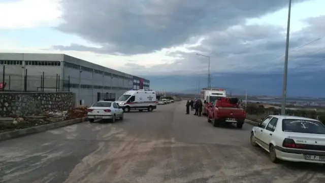 İzmir'de Fabrikada Kazan Patladı: 1 Ölü, 3 Yaralı