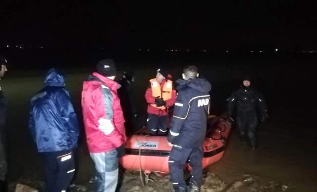 İzmir'de Ördek Avına Çıkan 4 Avcının Gölette Kayığı Battı: 2 Kardeşin Cansız Bedeni Bulundu