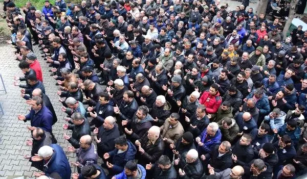 İzmir'de Ördek Avında Kayık Battı: 3 Kişi Öldü, 1 Kişi Kurtarıldı (2)