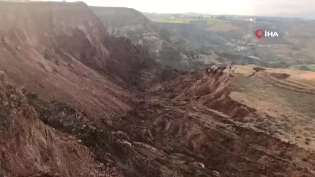 Kahta'da Korkutan Heyelan Kahta'da Korkutan Heyelan