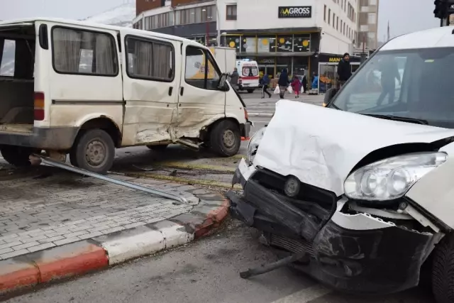 Malatya'da Trafik Kazası: 2 Yaralı