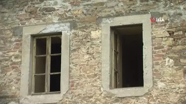 Manisa'da 500 Yıllık Tarihi Yapı Yok Oluyor Manisa'da 500 Yıllık Tarihi Yapı Yok Oluyor