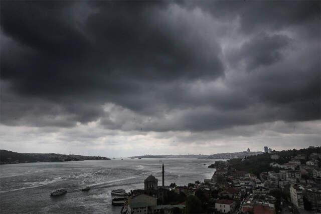 Meteoroloji'den Uyarı Üstüne Uyarı: İstanbul'a Yarın Kar Geliyor