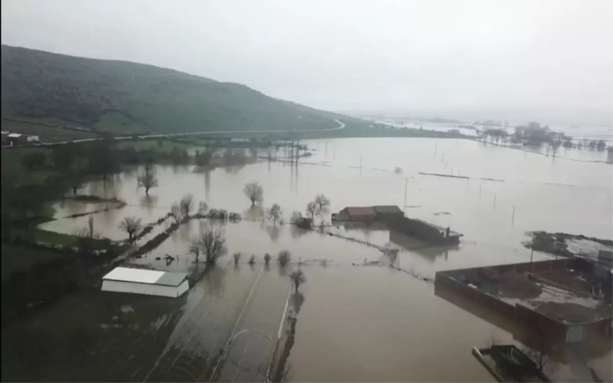 Pirincin Başkentinde Ova Sular Altında Kaldı