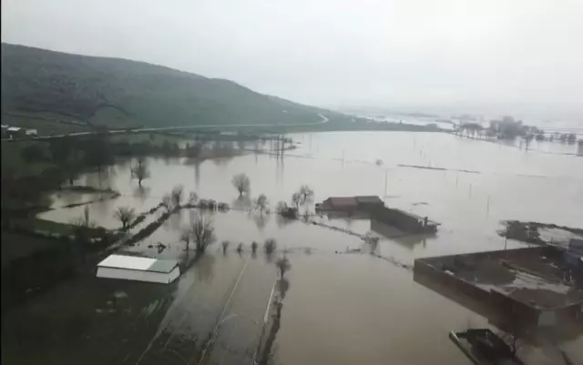 Pirincin Başkentinde Ova Sular Altında Kaldı