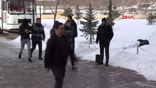 Sivas'ta Fuhuş Operasyonunda 5 Gözaltı Sivas'ta Fuhuş Operasyonunda 5 Gözaltı