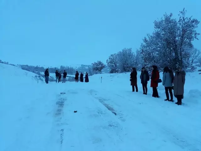 Sungurlu'da Köye Giden Öğretmenler Karda Mahsur Kaldı