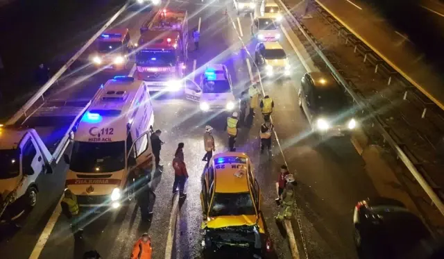 Tem'de Taksi Tıra Arkadan Çarptı: 1 Ölü