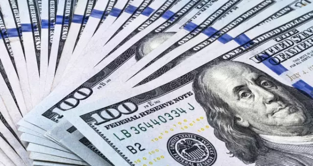 Trump'ın Türkiye'yi Hedef Alan Açıklamalarının Ardından Dolarda Hareketli Anlar Yaşanıyor Trump'ın Türkiye'yi Hedef Alan Açıklamalarının Ardından Dolarda Hareketli Anlar Yaşanıyor