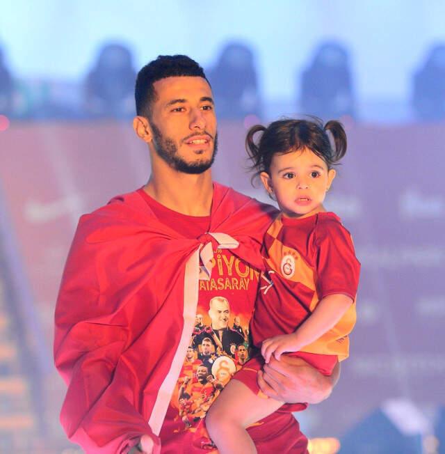 Younes Belhanda, Al İttihad ile El Sıkıştı