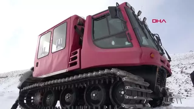 Erzurum Öğrenciler Köylerine Kar Üstü Araçla Ulaştırıldı