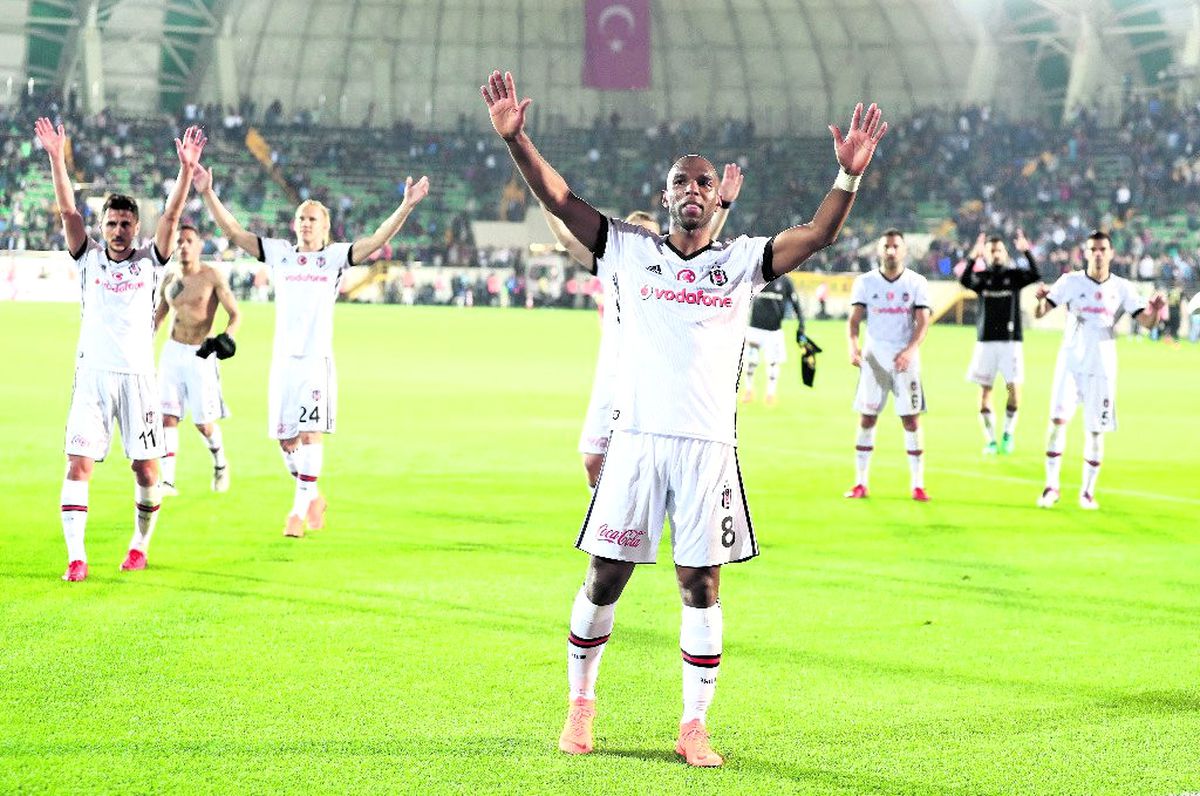 Fulham'a Transfer Olan Babel, Beşiktaş'a Veda Mesajı Yayımladı