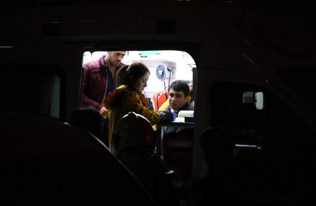 Voleybol Takımını Taşıyan Otobüs Zincirleme Kazaya Karıştı, Devrilen Aracın içkili Şoförü Ambulanstan Kaçtı