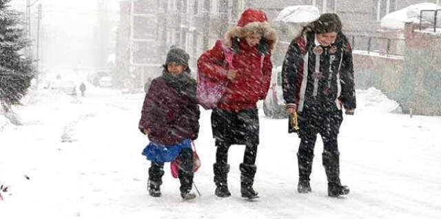 Yoğun Kar Yağışı Nedeniyle 22 İlde Eğitime Ara Verildi! İşte O İller