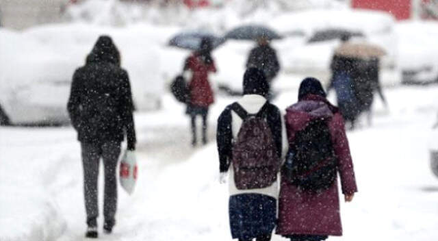 Yoğun Kar Yağışı Nedeniyle 4 İlde Eğitime Ara Verildi! İşte O İller