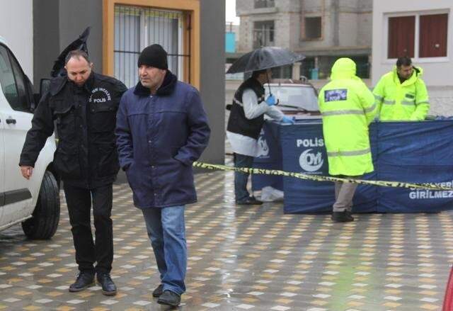Apartman Bahçesinde Cesedi Bulunan Kadının Kanser Olduğunu Öğrenince İntihar Ettiği Ortaya Çıktı