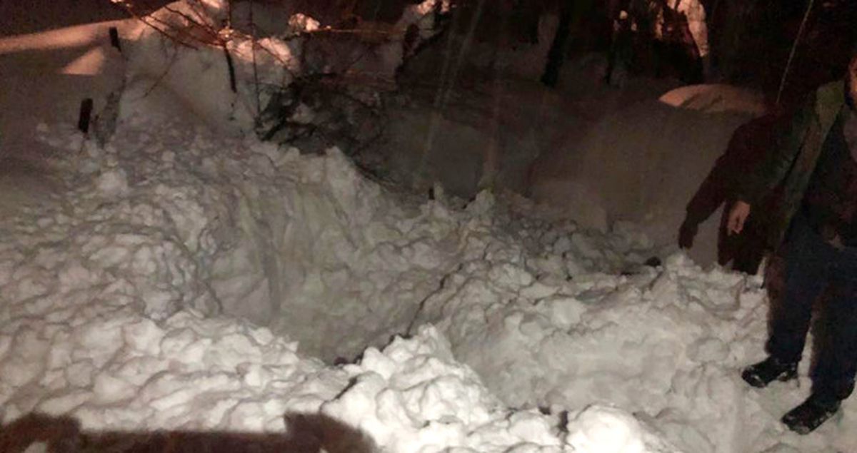 Bingöl'de Yaşlı Kadın Çatıdan Düşen Kar Kütlesinin Altında Can Verdi