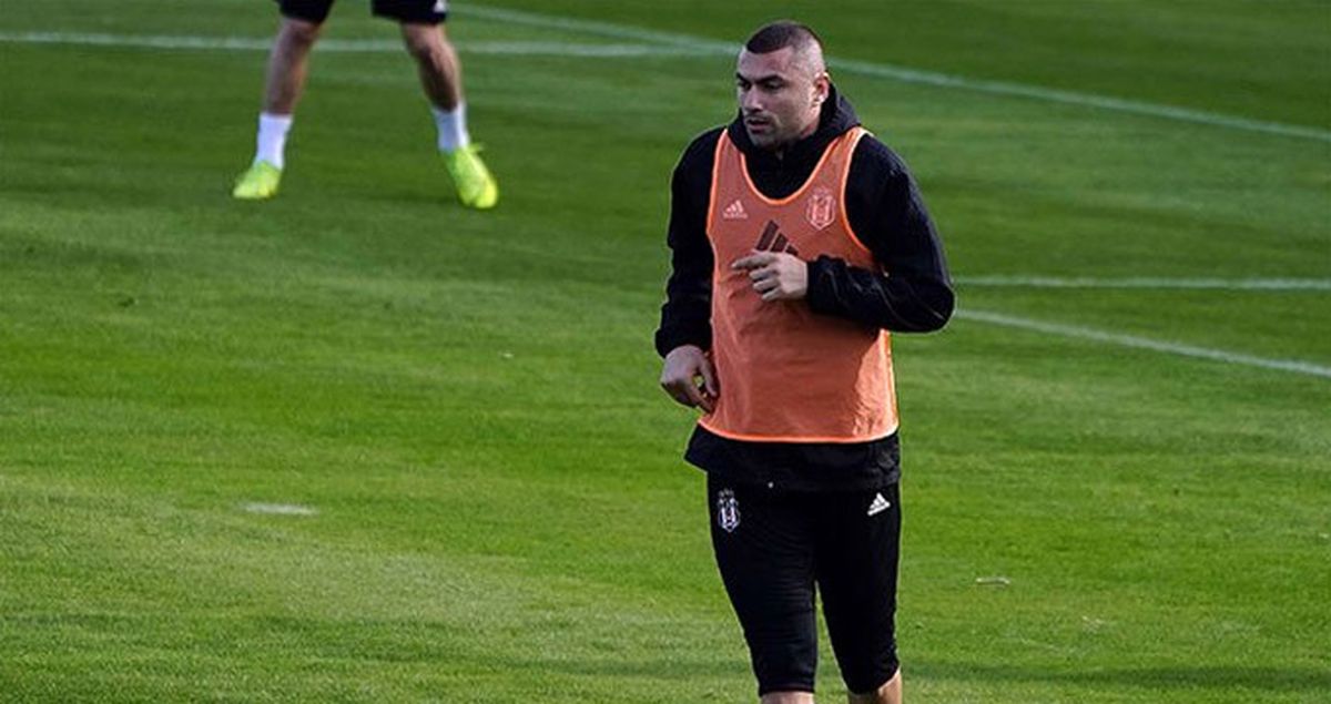 Burak Yılmaz, Beşiktaş'ta 71 Numaralı Formayı Giyecek