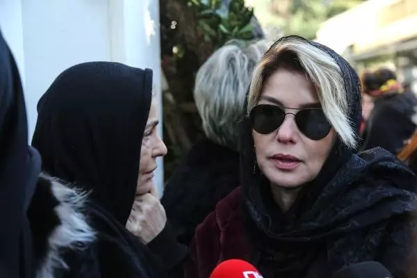 Geniş Haber) İbrahim Tatlıses Annesini Son Yolculuğa Uğurladı
