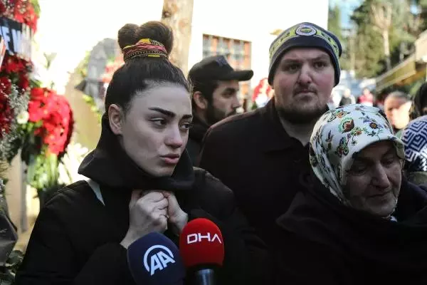 Geniş Haber) İbrahim Tatlıses Annesini Son Yolculuğa Uğurladı