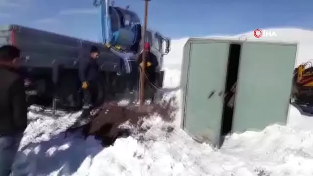Mahsur Kalan Yolcular Belediye Ekiplerince Kurtarıldı