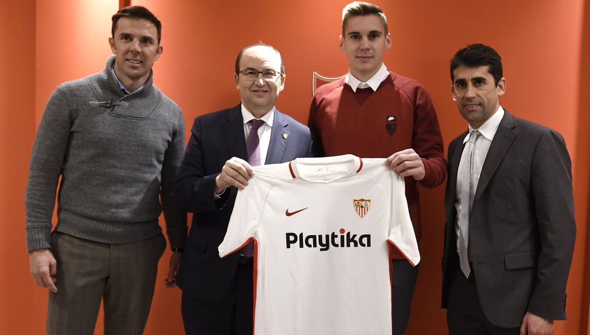Sevilla, Ajax'ın Stoperi Maximilian Wöber'i Transfer Etti