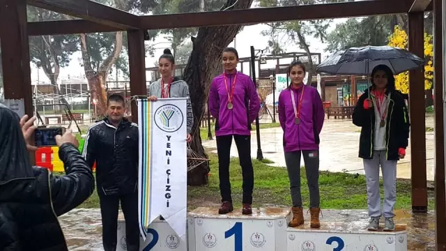 Simavlı Atlet Antalya'da Türkiye Şampiyonu Oldu Simavlı Atlet Antalya'da Türkiye Şampiyonu Oldu