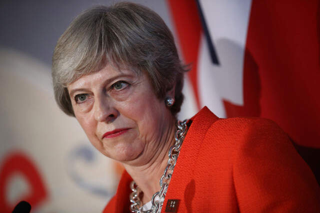 Theresa May Parlamentodan Güvenoyu Aldı