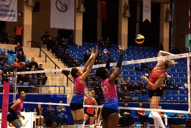 Vestel Venus Sultanlar Ligi: Aydın Büyükşehir Belediyespor: 2 - Çanakkale Belediyespor: 3