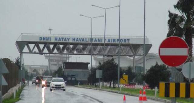 Hatay'da sel alarmı! Havaalanı Araç Trafiğine Kapandı