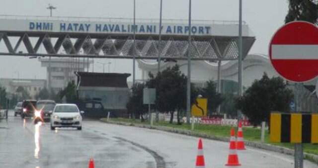 Hatay'da sel alarmı! Havaalanı Araç Trafiğine Kapandı
