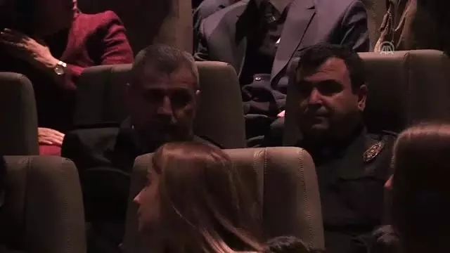 Uşak Valisi Kocabıyık, Polislerle 'Börü' Filmini İzledi Uşak Valisi Kocabıyık, Polislerle 'Börü' Filmini İzledi