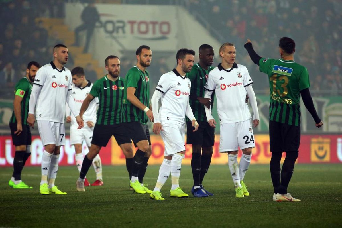 Akhisarspor, Beşiktaş Maçı Kadrosunda 13 Yabancı Oyuncu Bulundurduğu İçin Kural Hatası Yaptı
