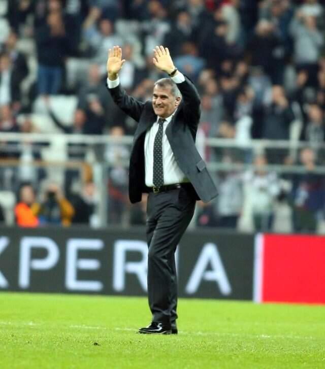 Beşiktaş Teknik Direktörü Şenol Güneş, Süper Ligdeki 300. Galibiyetini Aldı