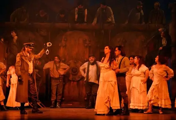 Carmen, Kapalı Gişe Prömiyerle Geliyor Carmen, Kapalı Gişe Prömiyerle Geliyor