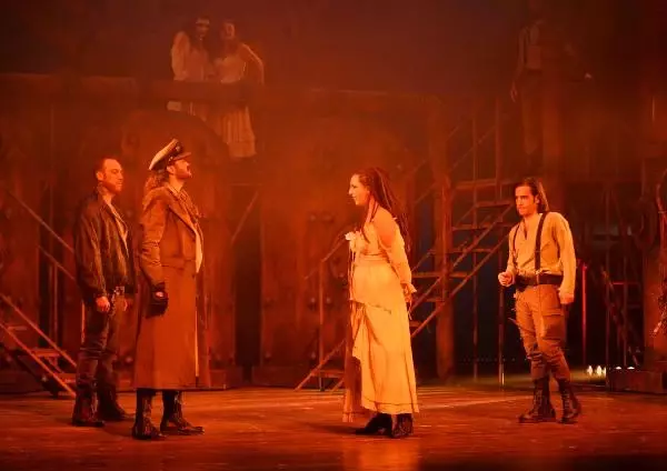 Carmen, Kapalı Gişe Prömiyerle Geliyor Carmen, Kapalı Gişe Prömiyerle Geliyor