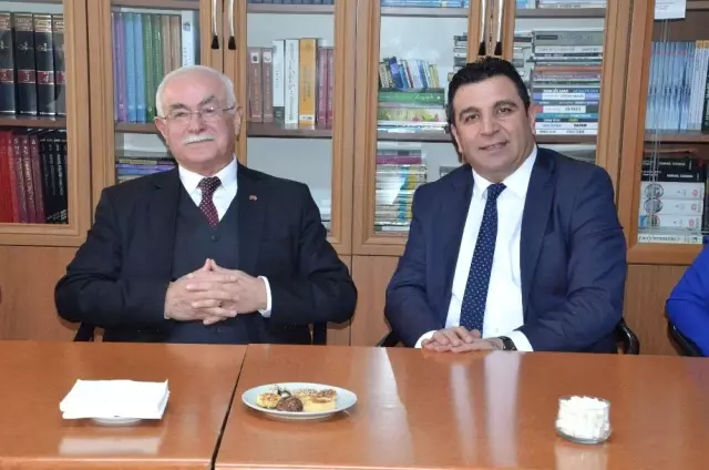 CHP'li Gökçe, Gezilerini Sürdürüyor CHP'li Gökçe, Gezilerini Sürdürüyor