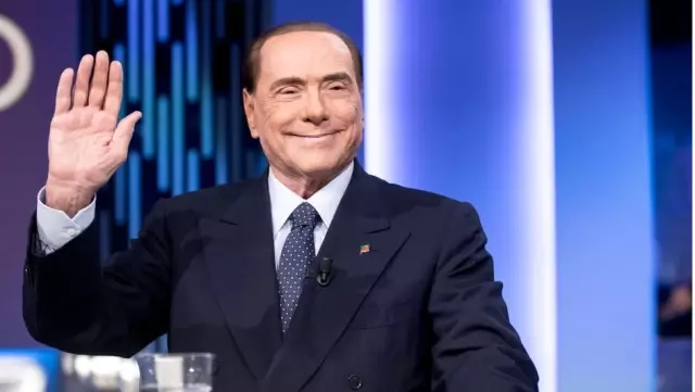 Eski İtalya Başbakanı Berlusconi, 'Sorumluluk Gereği' Avrupa Parlamentosu Seçimlerinde Aday Olacak