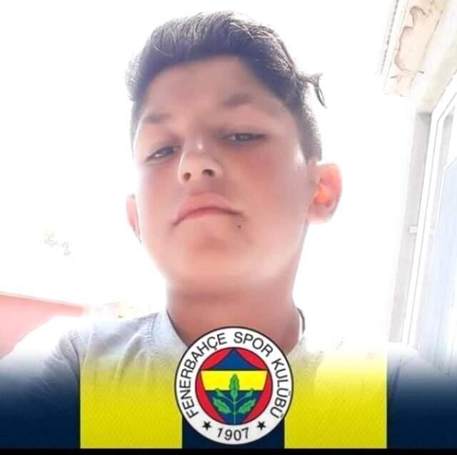 Koyun Kesen Babasına Yardım Eden 13 Yaşındaki Çocuk Korkunç Şekilde Can Verdi