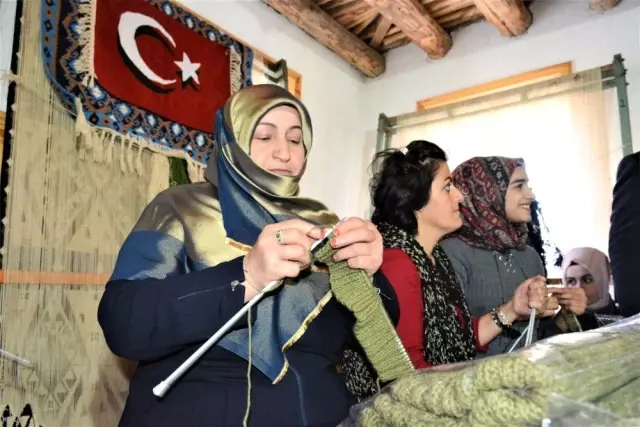 Mehmetçik'e 'Anne Sıcaklığında' Destek Mehmetçik'e 'Anne Sıcaklığında' Destek
