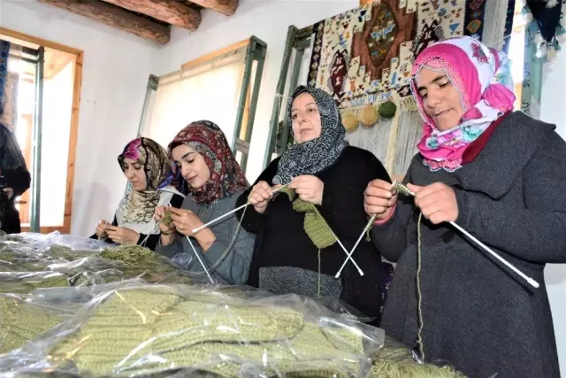 Mehmetçik'e 'Anne Sıcaklığında' Destek Mehmetçik'e 'Anne Sıcaklığında' Destek
