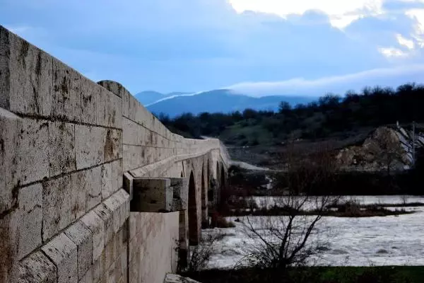 Selçuklu Eseri Talazan Köprüsü, Zamana Meydan Okuyor Selçuklu Eseri Talazan Köprüsü, Zamana Meydan Okuyor