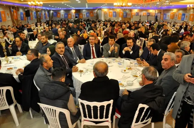 AK Parti Hizmet Partisidir, Slogan Partisi Değildir' AK Parti Hizmet Partisidir, Slogan Partisi Değildir'