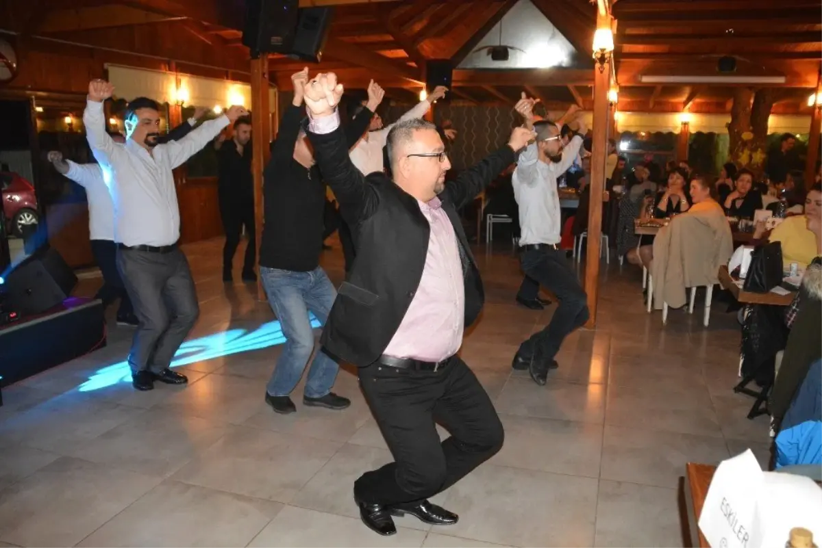 Aliağa'da Halk Oyunları Sevgisi Büyüyor